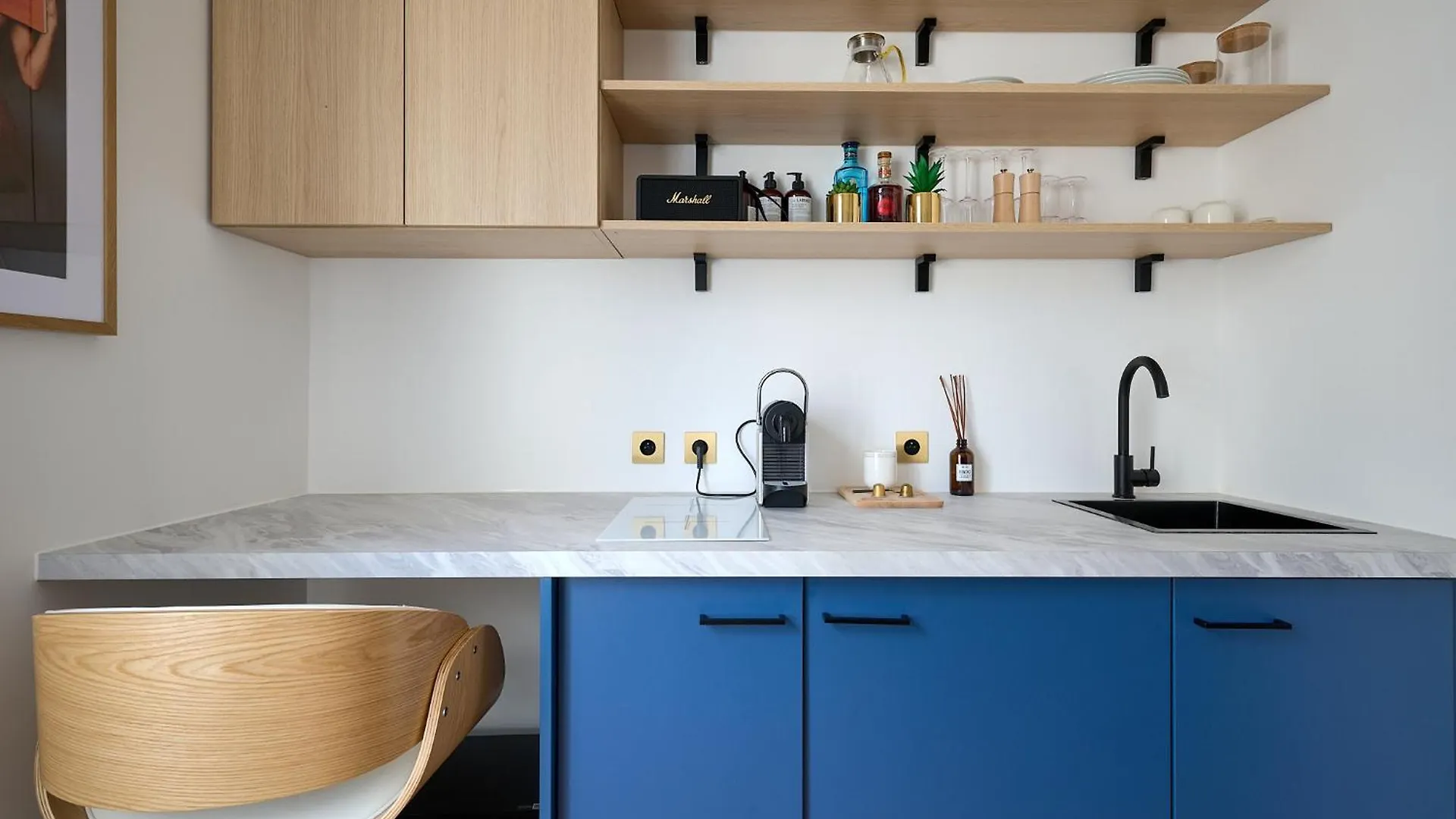 Apartment Studio Design Tout Equipe Avec Balcon Paris