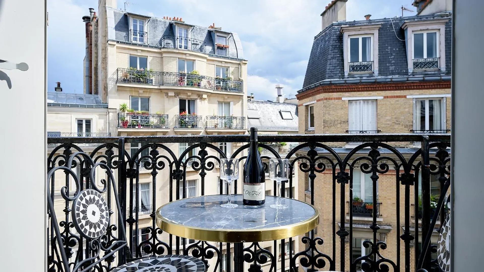דירה פריז Studio Design Tout Equipe Avec Balcon